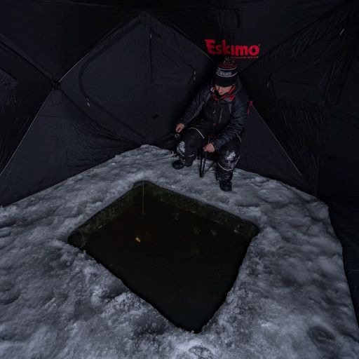 ESKIMO ICE FISHING TENT OUTBREAK 450XD  - Image 2