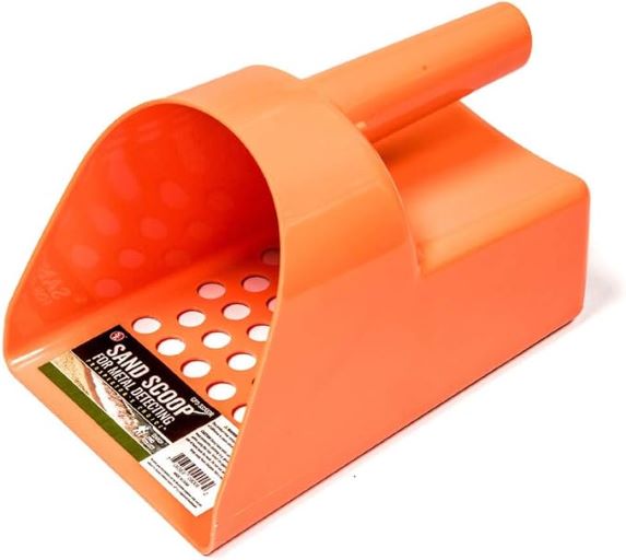 SE 3 QUART SAND SCOOP