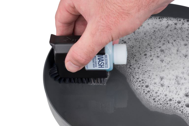 SEA TO SUMMIT POT SCUBBER AND SOAP BOTTLE - Image 3