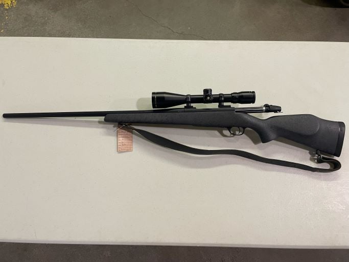 USED - WEATHERBY MARK V 300 WBY  - Image 2